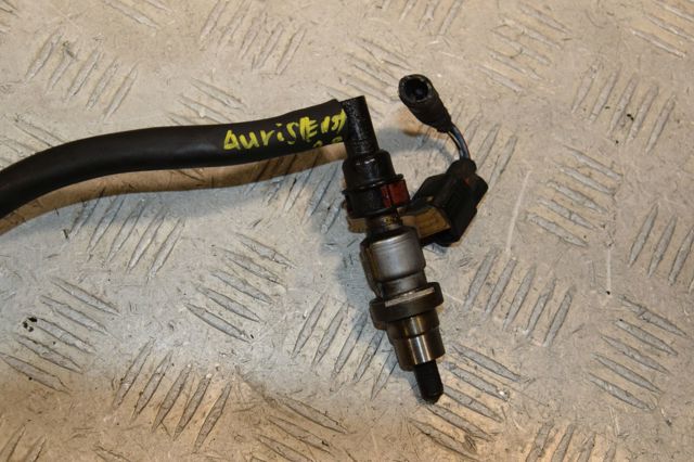 Регулятор давления в топливной рейке 2371026011 TOYOTA
