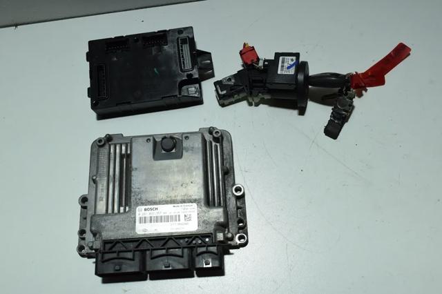 Компьютер двигателя 237106626R RENAULT