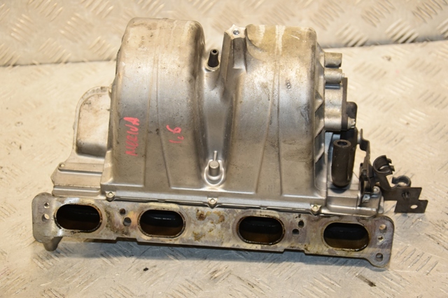 Впускной коллектор 24435069 OPEL