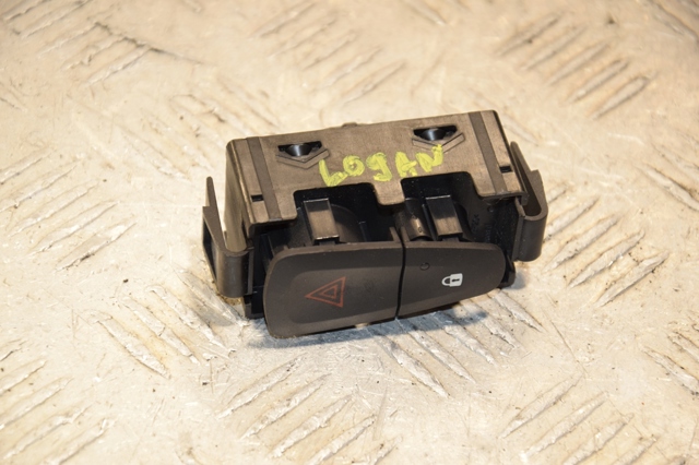 Кнопка аварийного сигнала 252905668R RENAULT