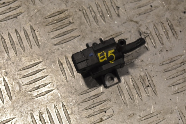 Клапан соленоид регулирования заслонки EGR 258600R010 TOYOTA