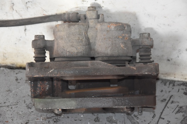 SUBARU 26292FE001 Суппорт тормозной передний правый в наличии Ирпень