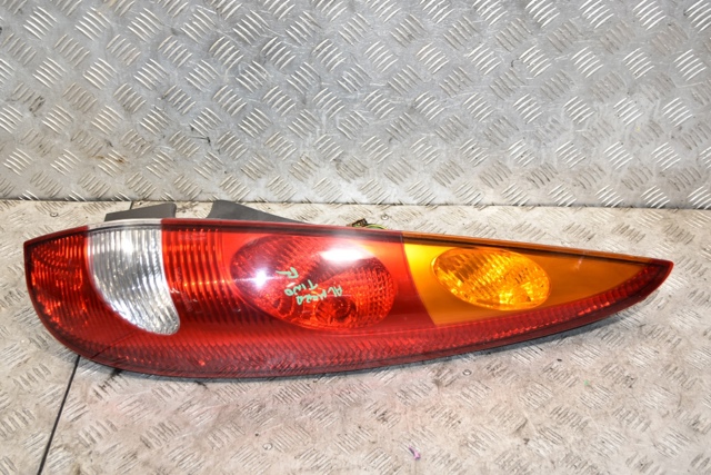 Фонарь задний правый Nissan Almera TINO