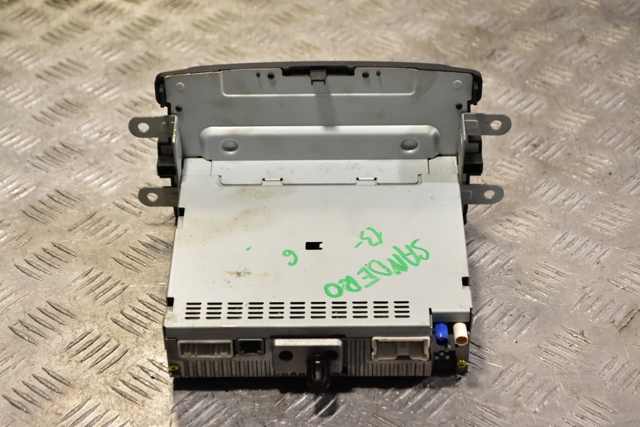 RENAULT 281156588R Магнитола в наличии Сумы