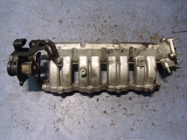 Впускной коллектор 283102A400 HYUNDAI