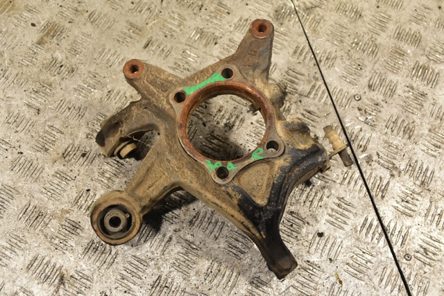 Цапфа поворотная правая 28411SC001 SUBARU