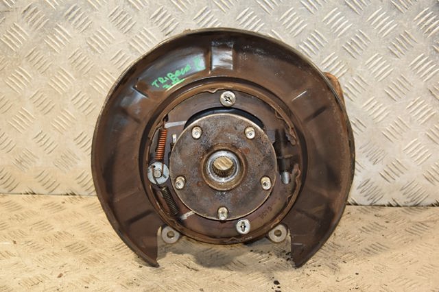 Цапфа поворотная правая 28411XA00A SUBARU