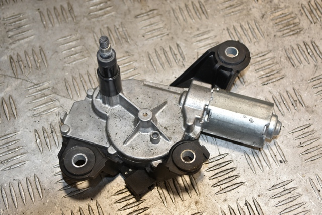 Мотор стеклоочистителя заднего стекла 28710JD000 NISSAN