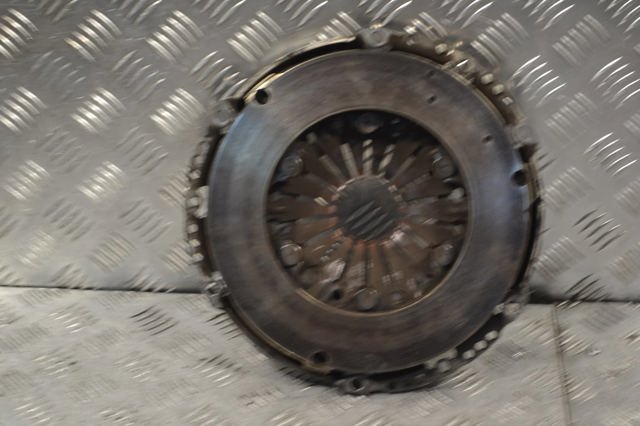 RENAULT 302052965R Комплект сцепления в наличии Полтава