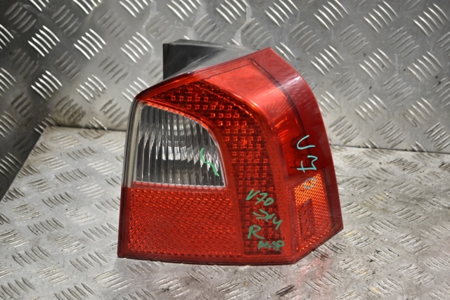 Фара задняя правая внешняя 31276840 VOLVO