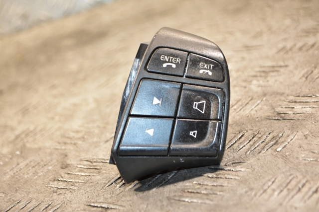 Блок кнопочных переключателей рулевого колеса 31313951 VOLVO
