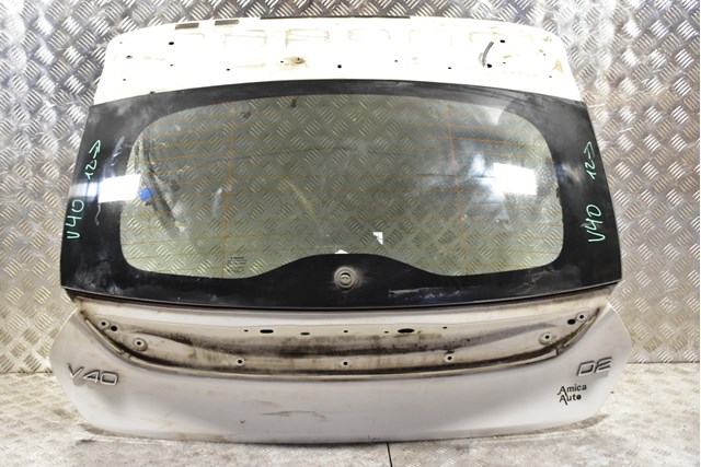 Крышка багажника со стеклом volvo 31395708