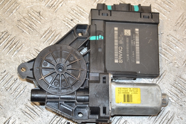 VOLVO 31674755 Кнопка включения мотора стеклоподъемника передняя левая в наличии Черкассы