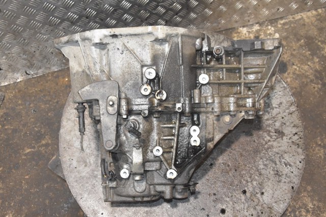 32010JG75E NISSAN КПП в сборе (механическая коробка передач) купить в Ужгород