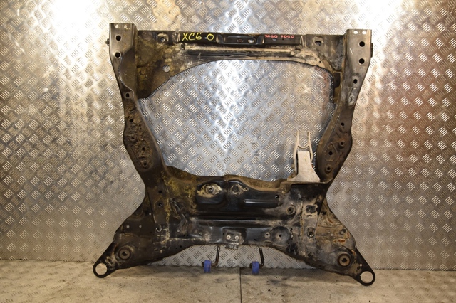 Подрамник передней подвески 32268633 VOLVO