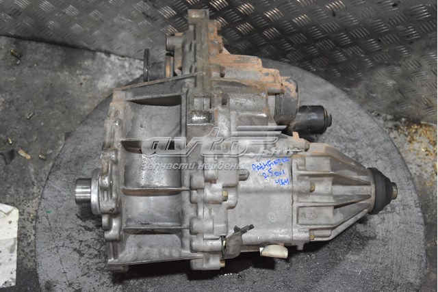 Коробка раздаточная (раздатка) 331007S110 NISSAN