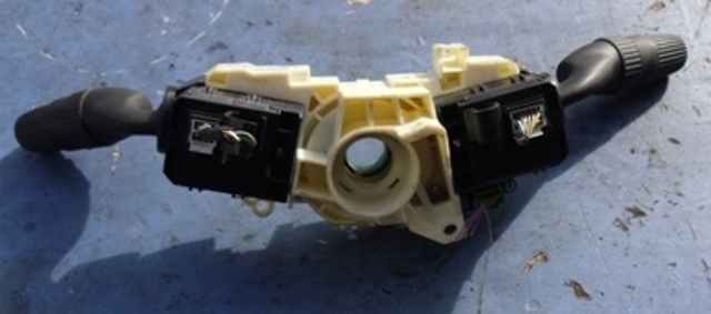 35256SWAH21 HONDA Переключатель подрулевой правый купить в Ирпень