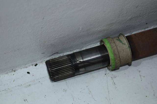 Полуось передняя, правая 391005010R RENAULT