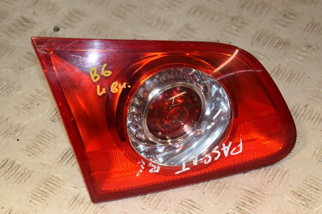 Задняя левая внутренняя фара 3C9945093 VAG
