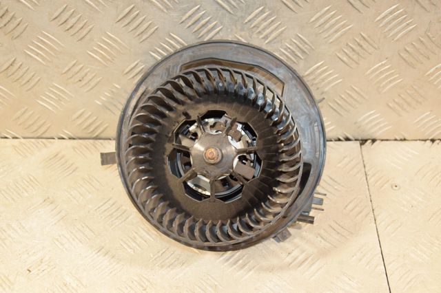 Электромотор печки 3Q1819021A VAG