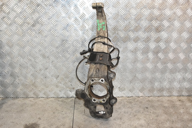 Кулак поворотный передний правый 400141CA0A NISSAN