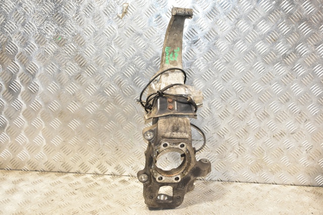 Кулак поворотный передний левый 400151CA0A NISSAN