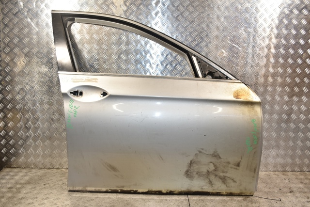Пассажирская передняя дверь 41007206108 BMW