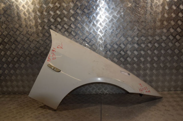 Крыло переднее правое 41355A55AF4 BMW