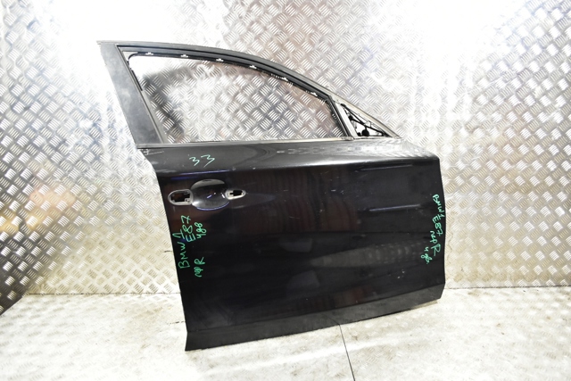 Пассажирская передняя дверь 41517191012 BMW