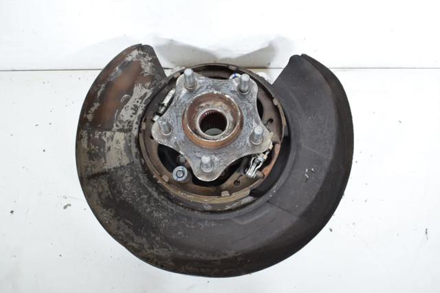 Цапфа - поворотный кулак задний, правый 430181CA0B NISSAN