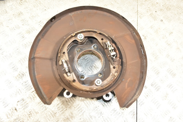 Цапфа - поворотный кулак задний, левый 430191CA0B NISSAN