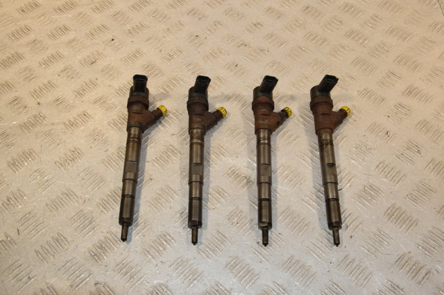Форсунка дизельная в сборе 445110186 HYUNDAI