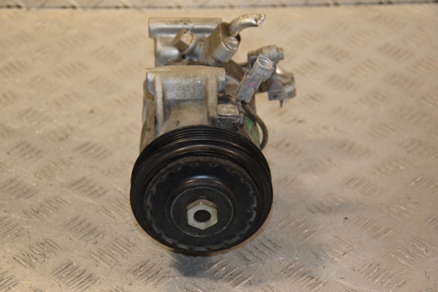 Компрессор кондиционера 4472604201 TOYOTA