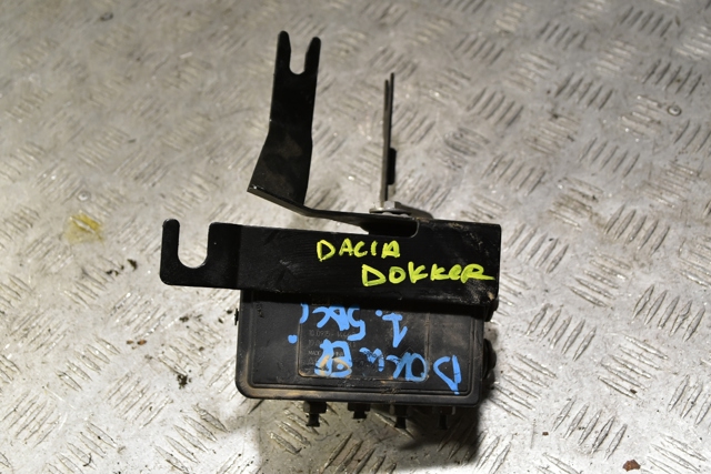 Блок управления АБС  476608587R RENAULT