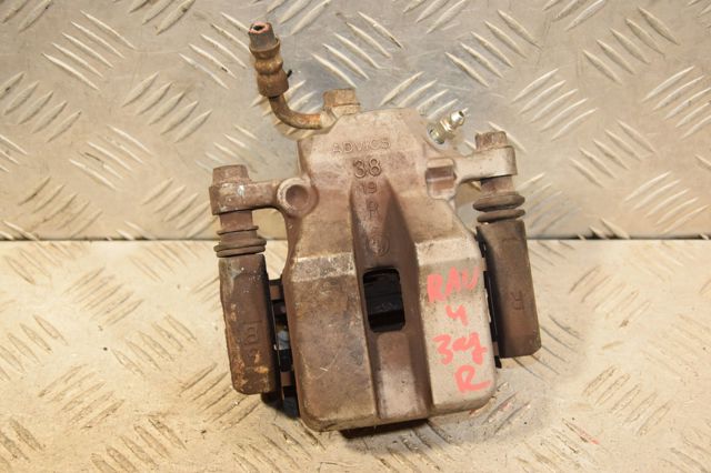 Суппорт тормозной задний правый 4783042061 TOYOTA