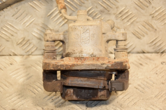 4785042061 TOYOTA Суппорт тормозной задний левый купить в Львов