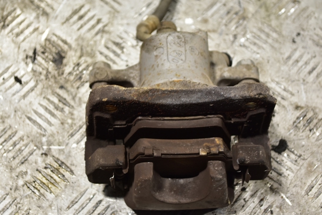 4785042061 TOYOTA Суппорт задний левый купить в Чернигов