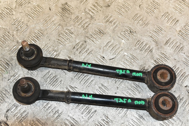Задняя поперечная тяга 4871042030 TOYOTA
