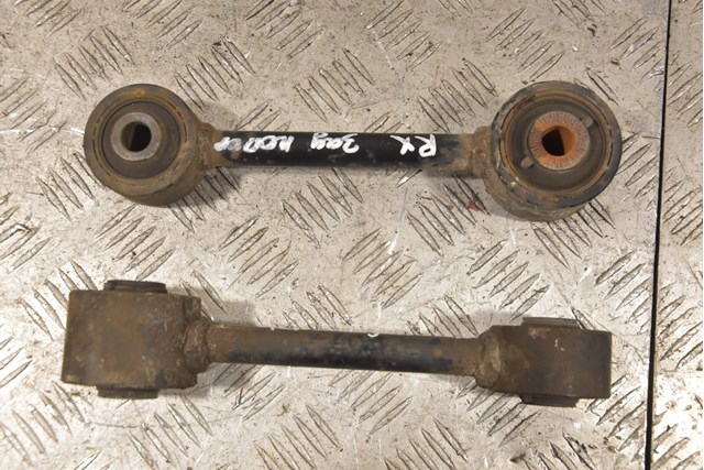 Растяжка задней подвески 4871048080 TOYOTA