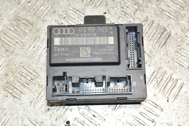 4F0959792E VAG Блок комфорта передней двери купить в Чернигов