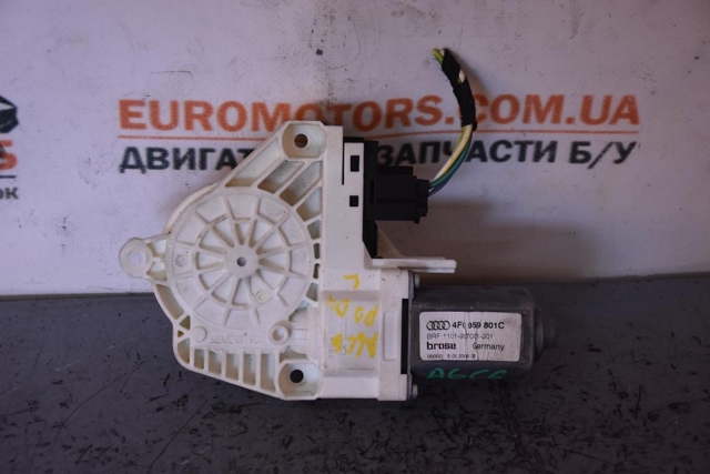 Моторчик стеклоподъемника двери задней, левой 4F0959801C VAG
