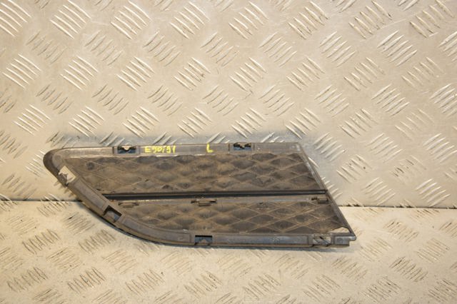 Решетка противотуманных фар левая 51117138417 BMW