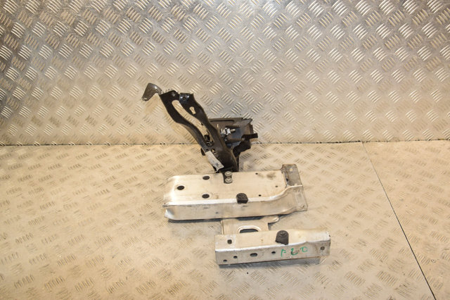51117266192 BMW Кронштейн усилителя переднего бампера купить в Черновцы