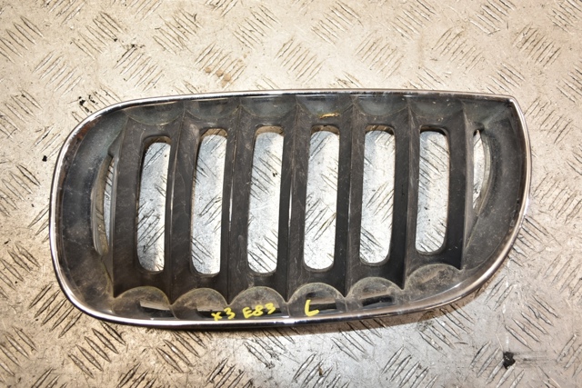 51133402909 BMW Решетка радиатора левая купить в Сумы