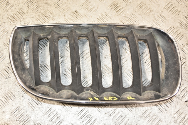 Решетка радиатора правая 51133402910 BMW