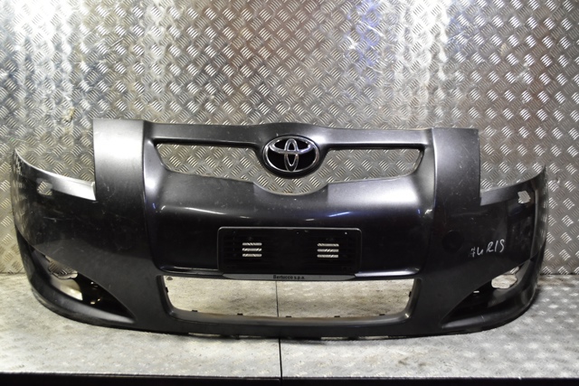 Задний бампер 5215902680 TOYOTA