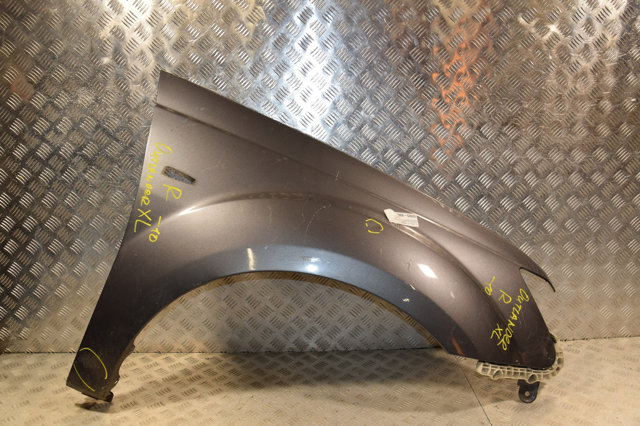 Правое крыло 5220C672 MITSUBISHI