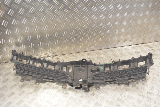 531110F030 TOYOTA Решетка радиатора купить в Тернополь