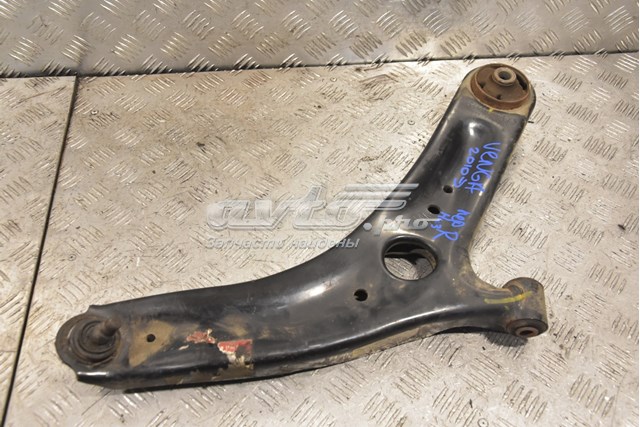 Нижний правый рычаг передней подвески 545011P100 HYUNDAI
