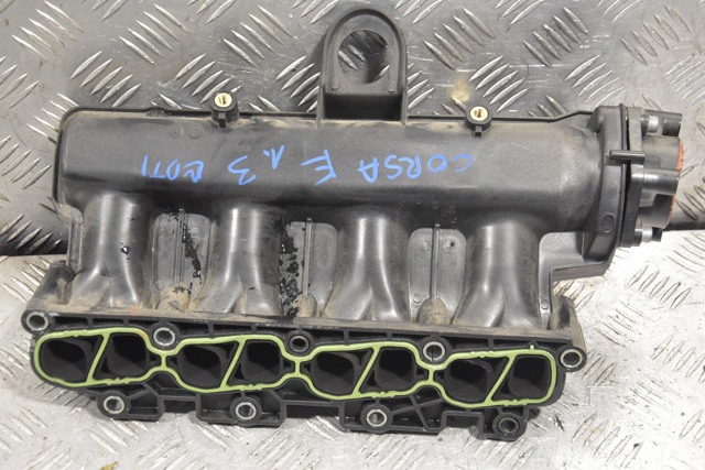 Впускной коллектор 55230898 OPEL